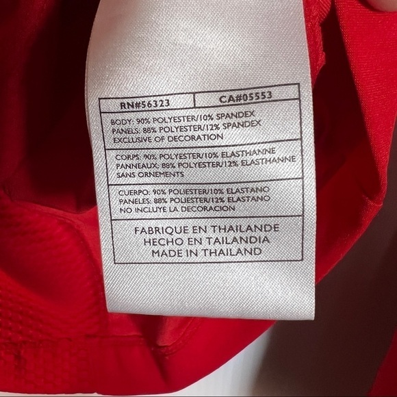 NIKE SPHERE DRY Running gear. Red breathable and red nylon w/black accents. - Picture 7 of 8